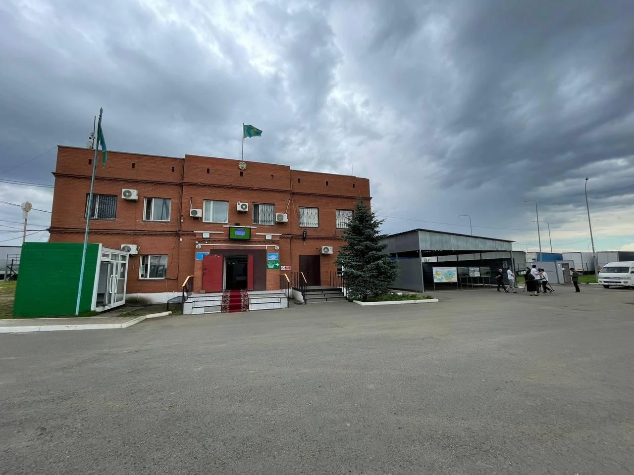 Какую бы мы там дорогу не построили, проблема останется — мажилисмен о реконструкции поста «Сырым» в ЗКО